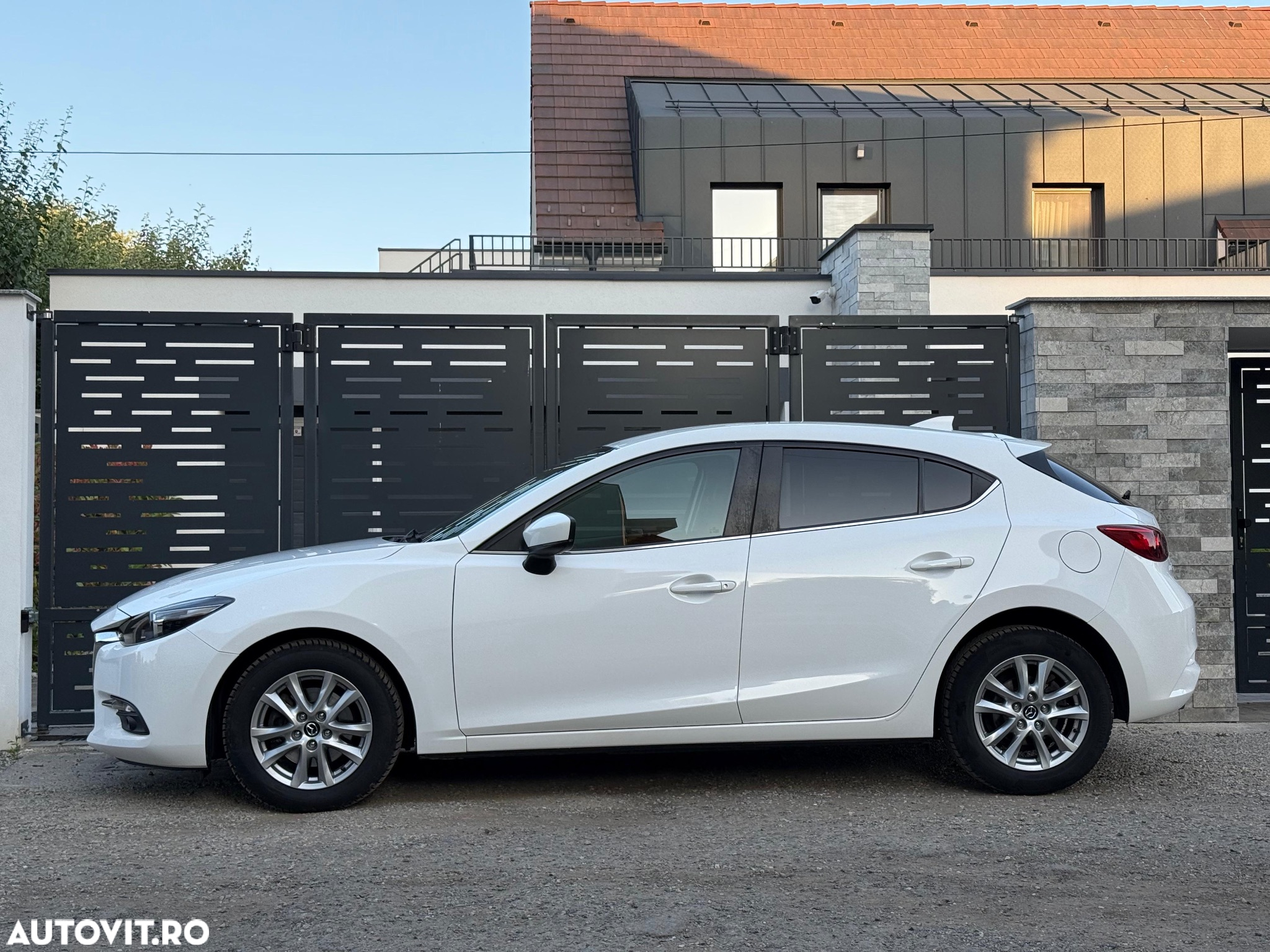 Mazda 3 SKYACTIV-G 120 Exclusive-Line - 25