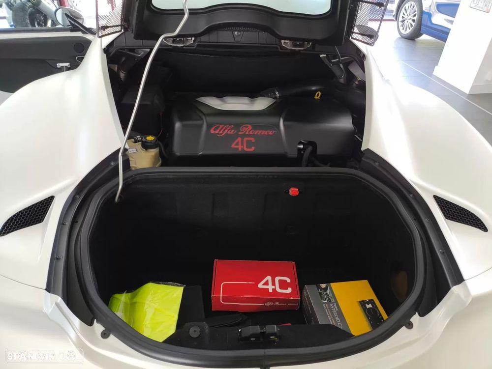Alfa Romeo 4C - 21