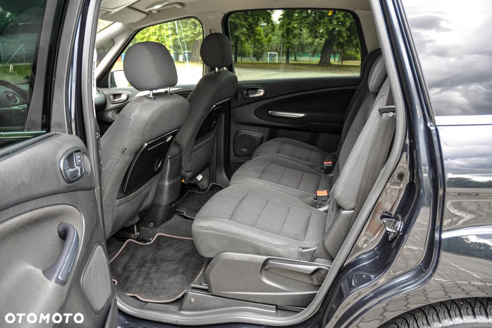 Ford S-Max - 8