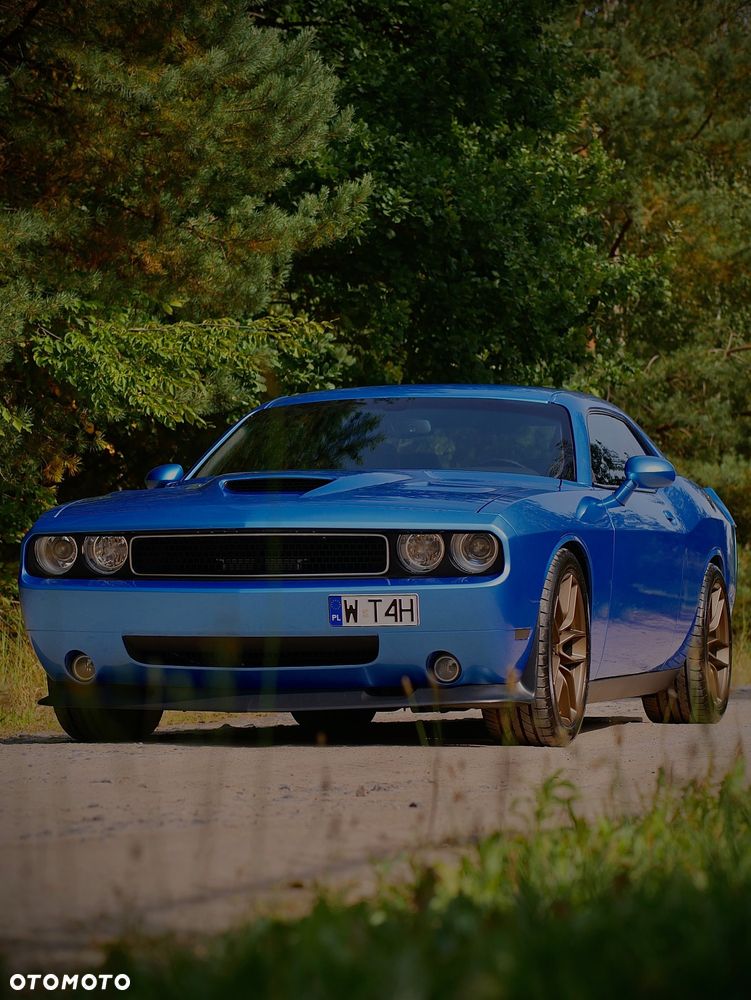 Dodge Challenger - 2