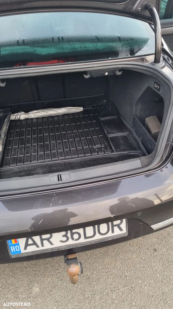 Volkswagen Passat 2.0 Blue TDI SCR Trendline - 18