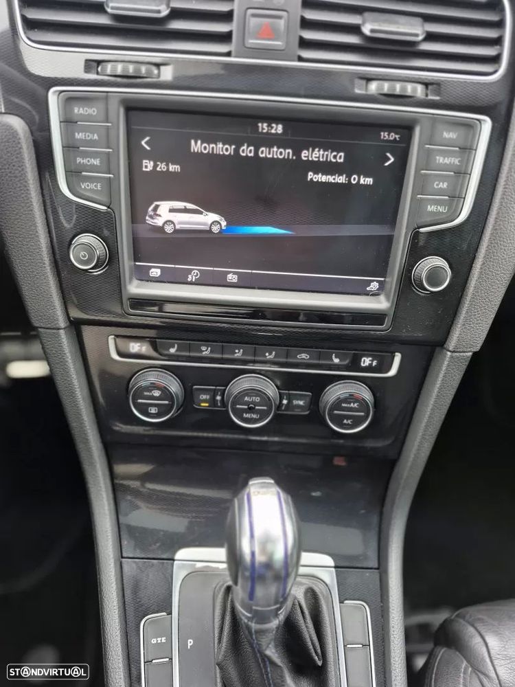 VW Golf 1.4 GTE Plug-In-Hybrid DSG - 23