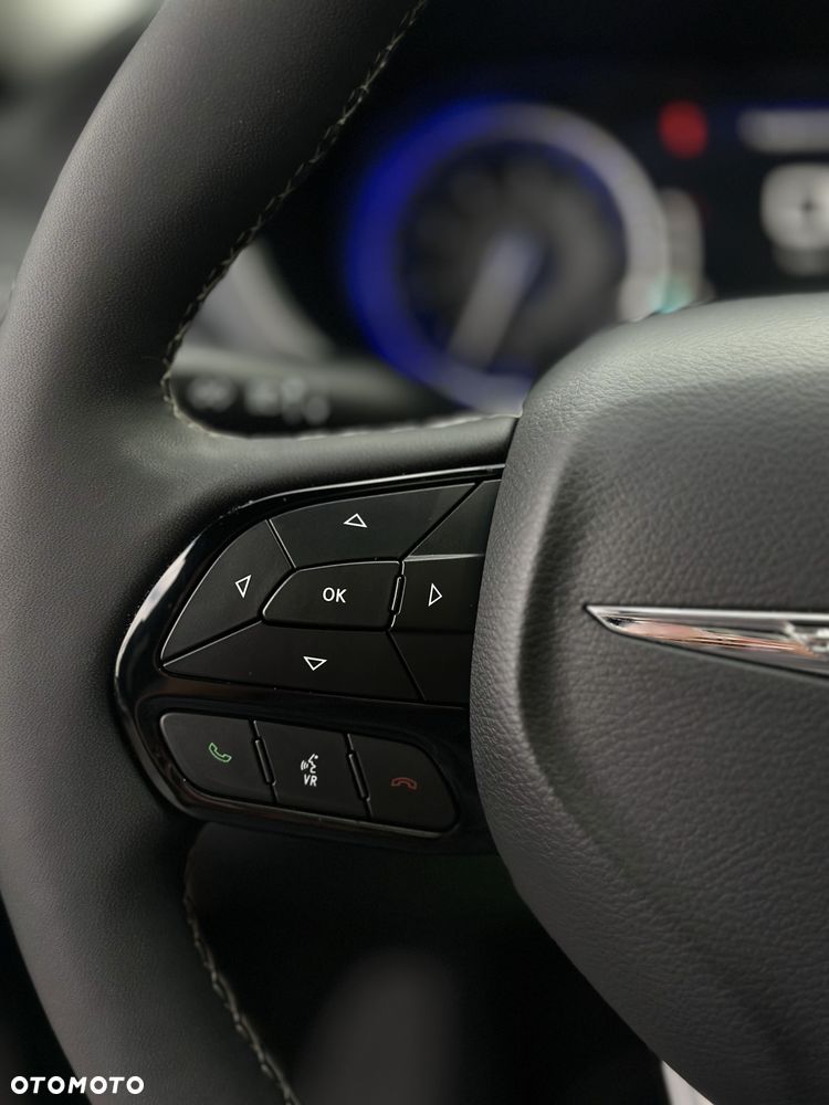 Chrysler Pacifica - 24