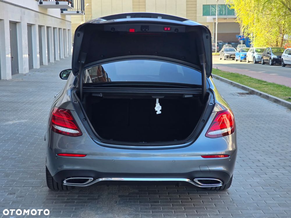 Mercedes-Benz Klasa E 220 d 4-Matic AMG - 23