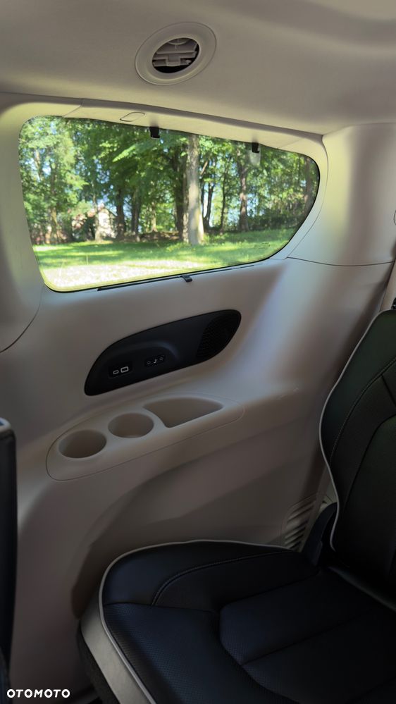 Chrysler Pacifica ver-4-0 - 19