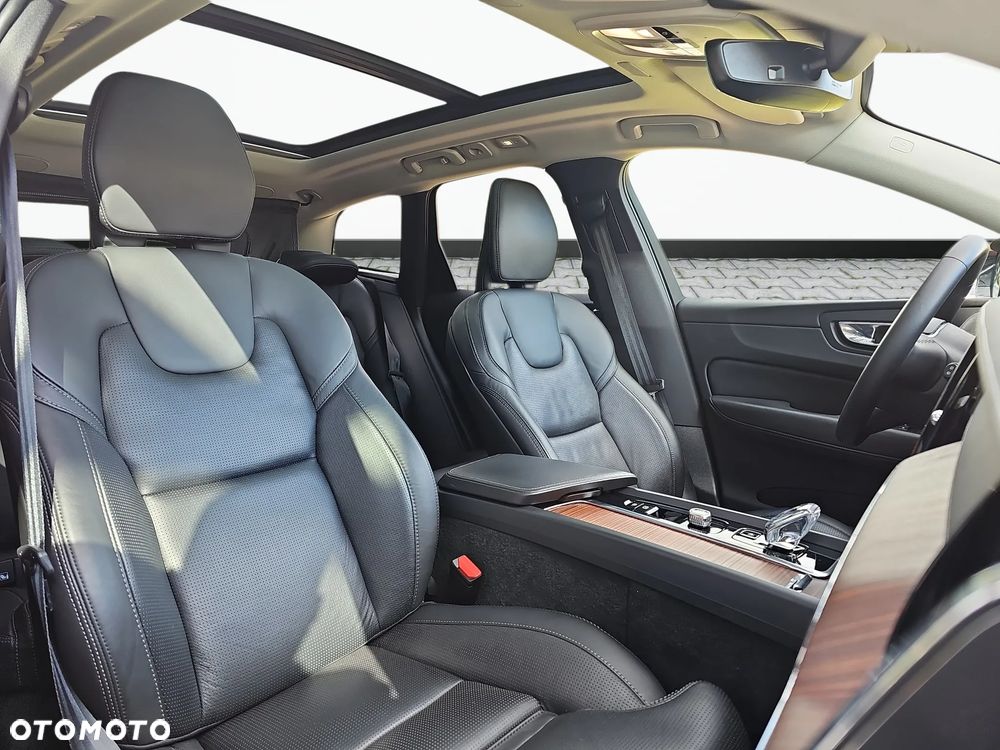 Volvo XC 60 B5 D AWD Ultimate Bright - 7