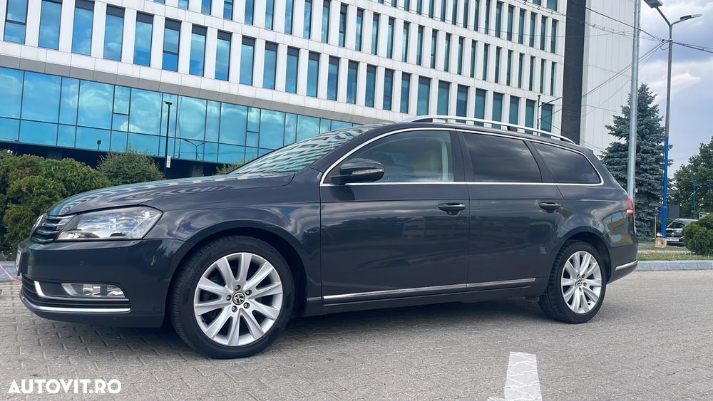 Volkswagen Passat - 1