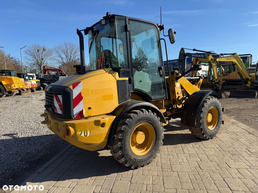 Caterpillar 908M - 2