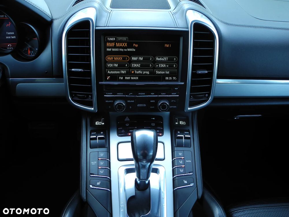 Porsche Cayenne - 10