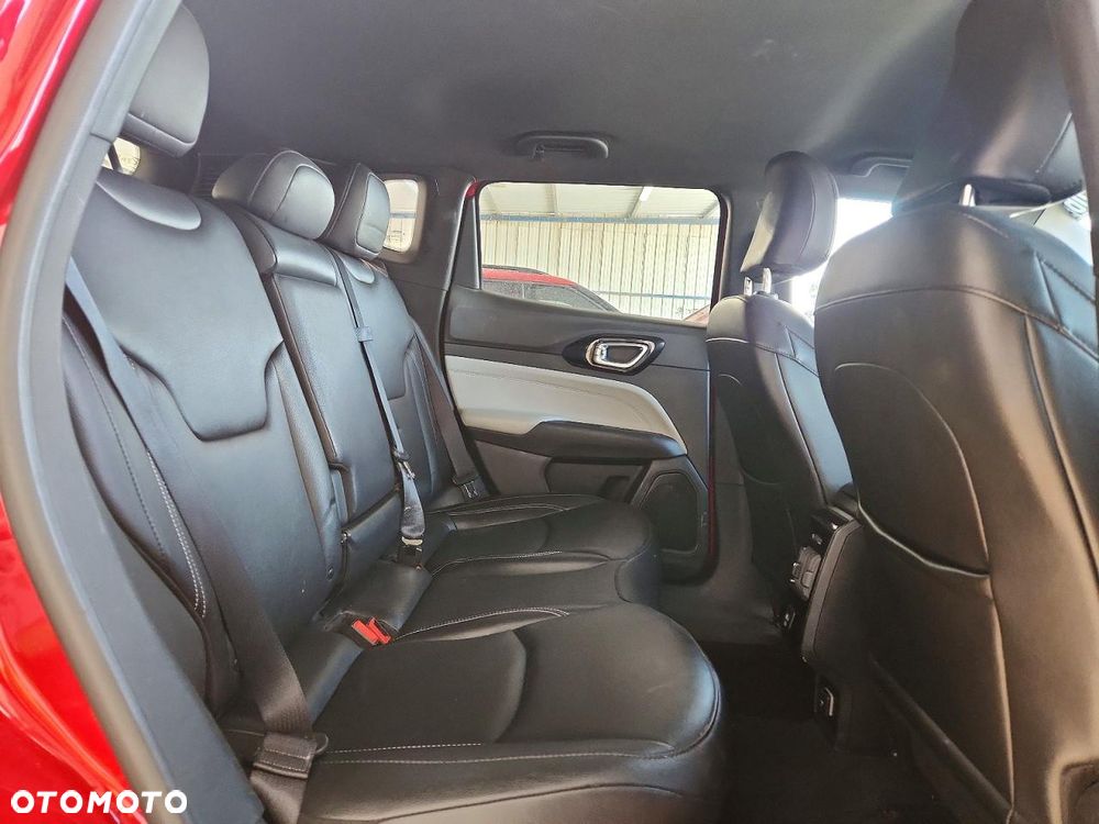 Jeep Compass - 12