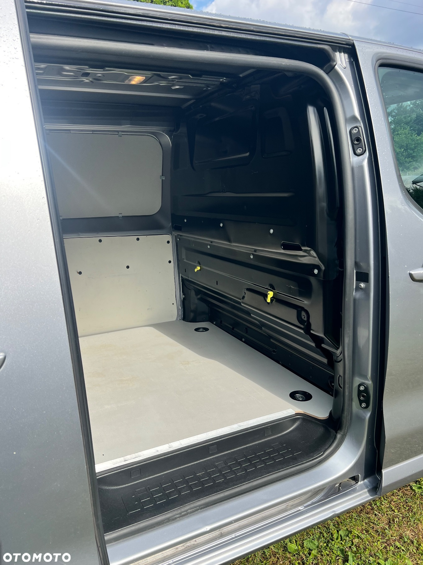 Opel Vivaro - 11