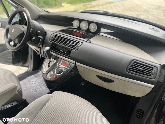 Peugeot 807 140 Automatik Premium - 25