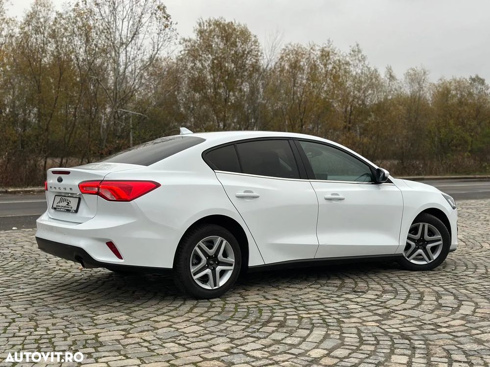 Ford Focus 1.0 EcoBoost MHEV Titanium X - 3