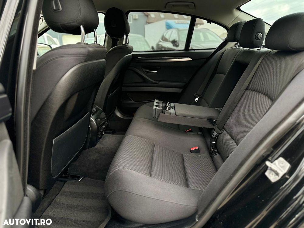 BMW Seria 5 520d Aut. - 30