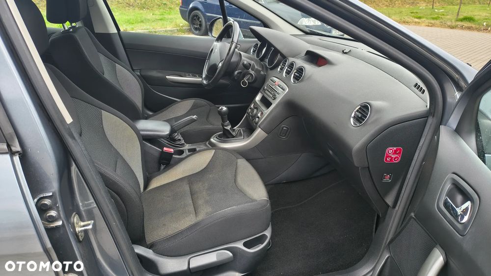 Peugeot 308 1.6 Premium - 12