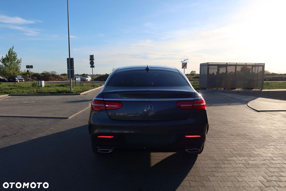 Mercedes-Benz GLE 350 d 4Matic 9G-TRONIC AMG Line - 4