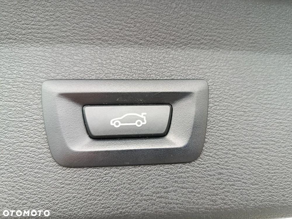 BMW X1 sDrive18i GPF Sport Line - 23