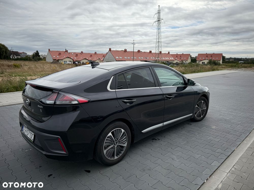Hyundai IONIQ - 4