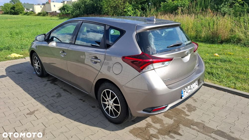 Toyota Auris 1.33 VVT-i Active - 4