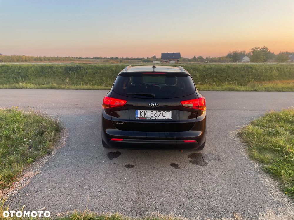 Kia Ceed 1.6 CRDi 128 ISG Dream-Team Edition - 6