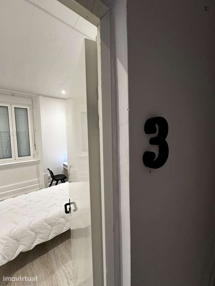 Quarto - localizado em Montes Claros Coimbra - Grande imagem: 3/41