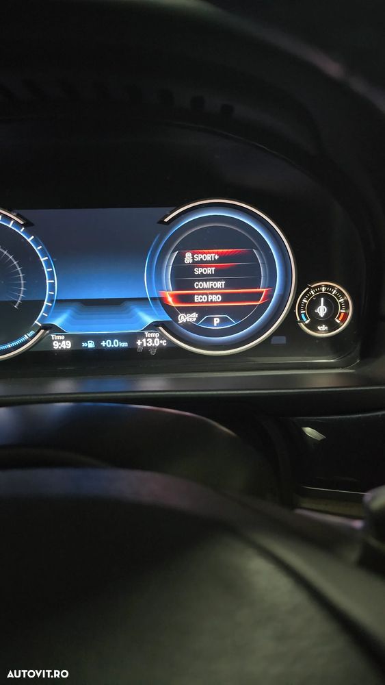 BMW Seria 5 525d xDrive AT - 26