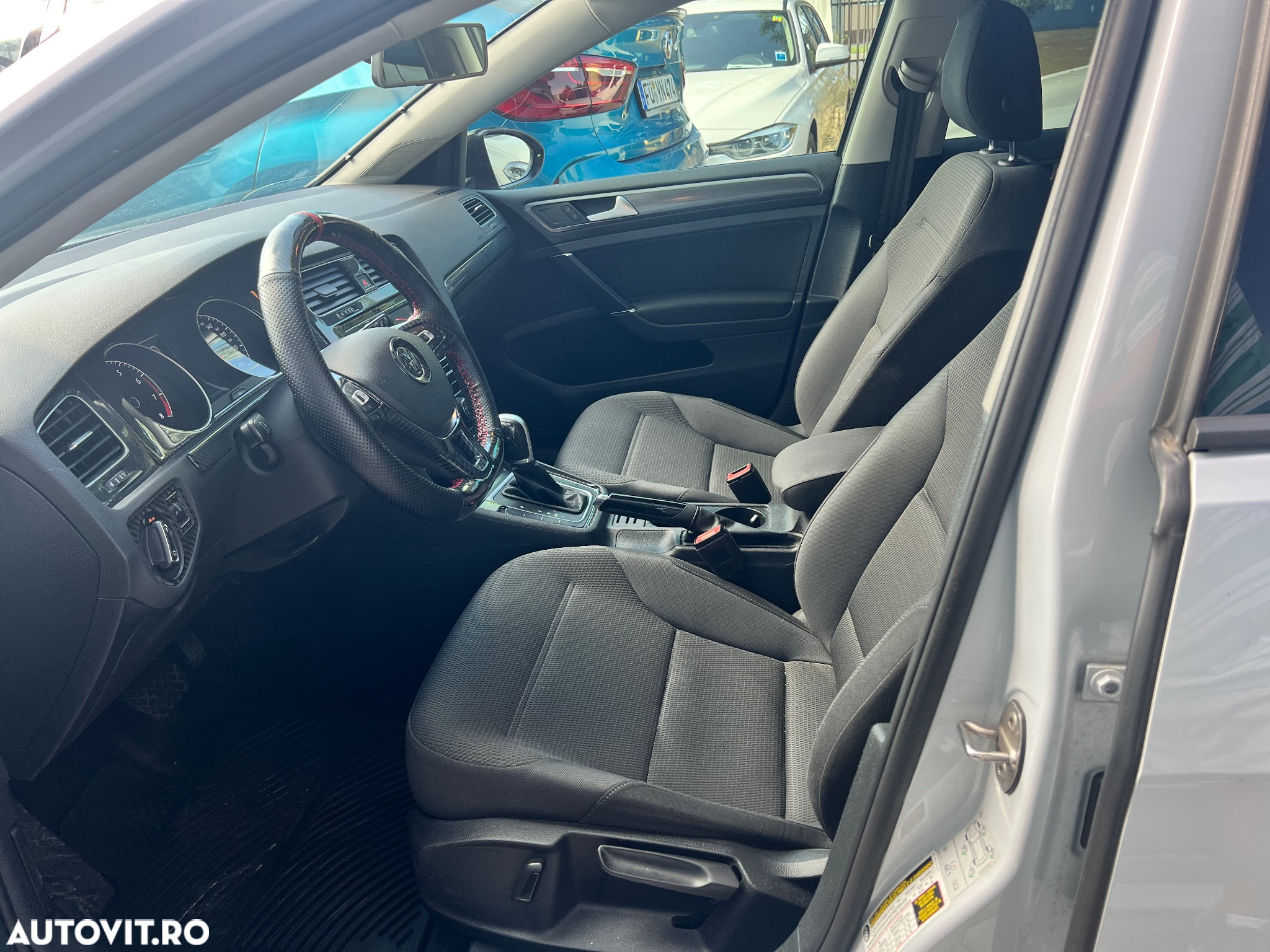 Volkswagen Golf - 14