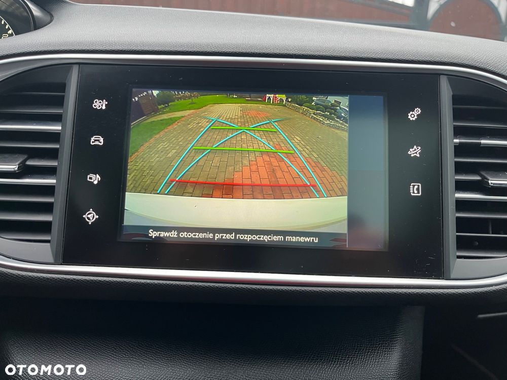 Peugeot 308 PureTech 130 GPF EAT8 Stop & Start Tech Edition - 28