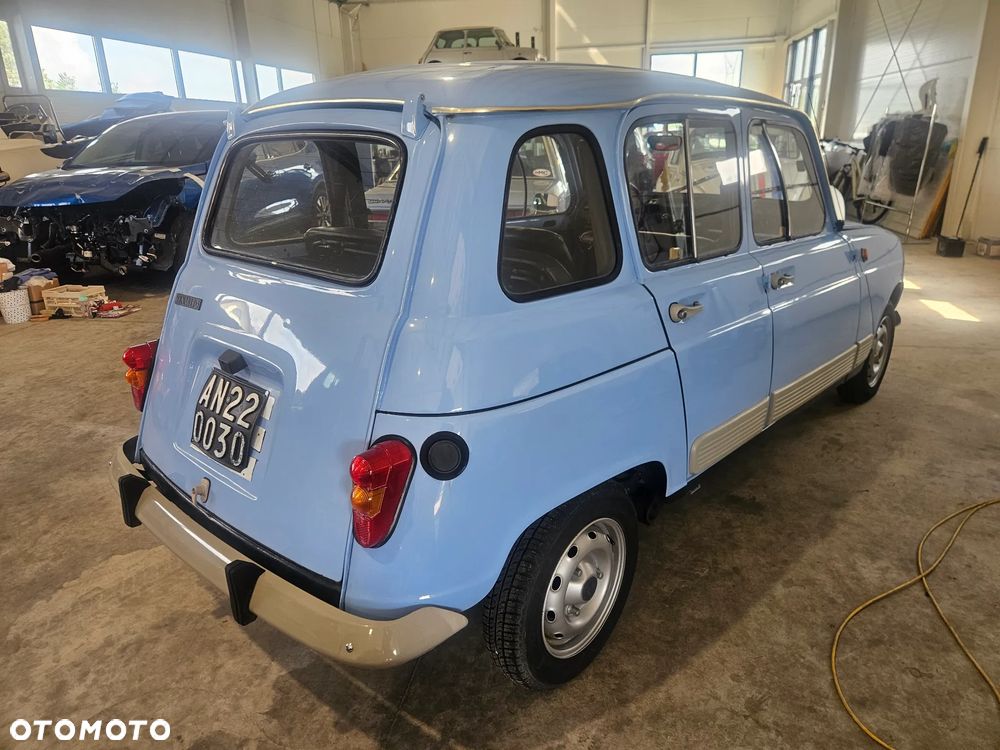 Renault 4 - 4