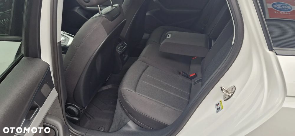 Audi A4 Limousine 40 TFSI mHEV S Line S tronic - 24