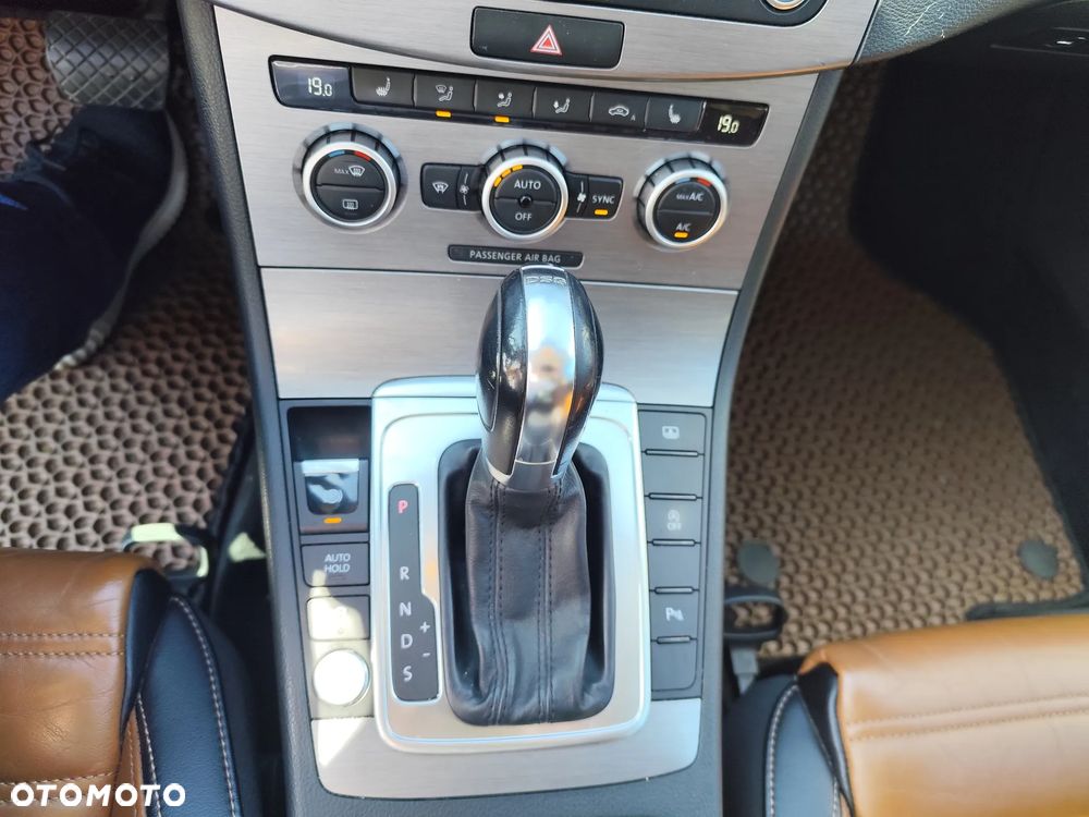 Volkswagen Passat - 7