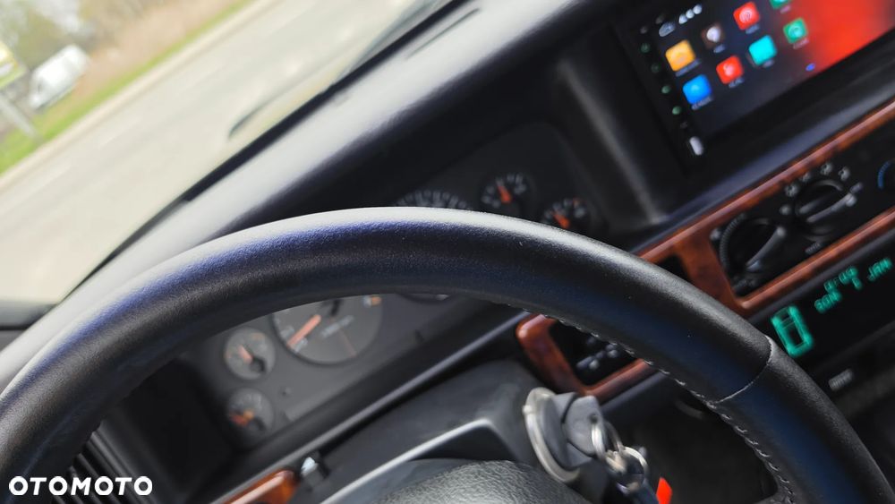 Jeep Grand Cherokee - 35