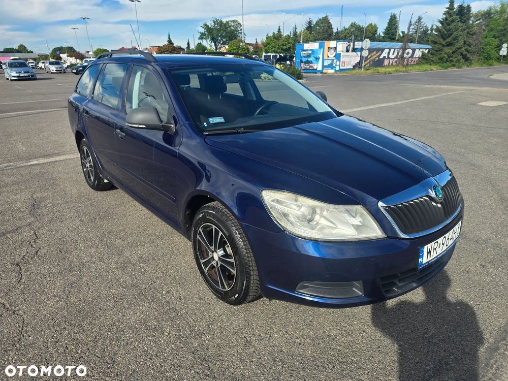 Skoda Octavia 1.6 Ambiente - 2