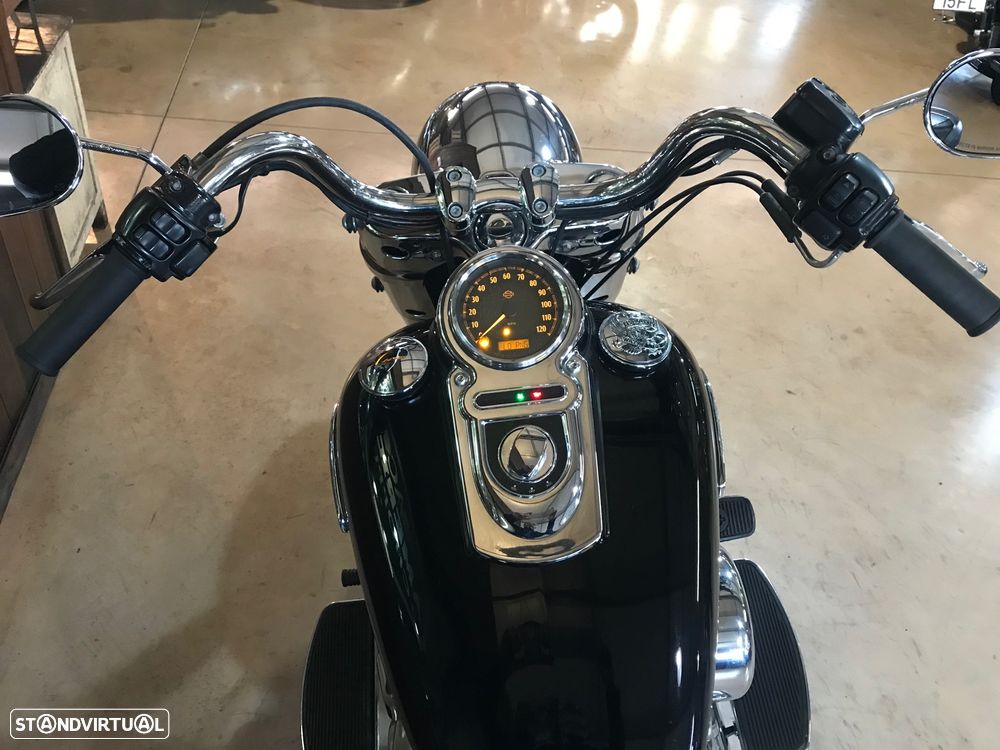 Harley-Davidson Dyna Switchback FLD 103 - 4