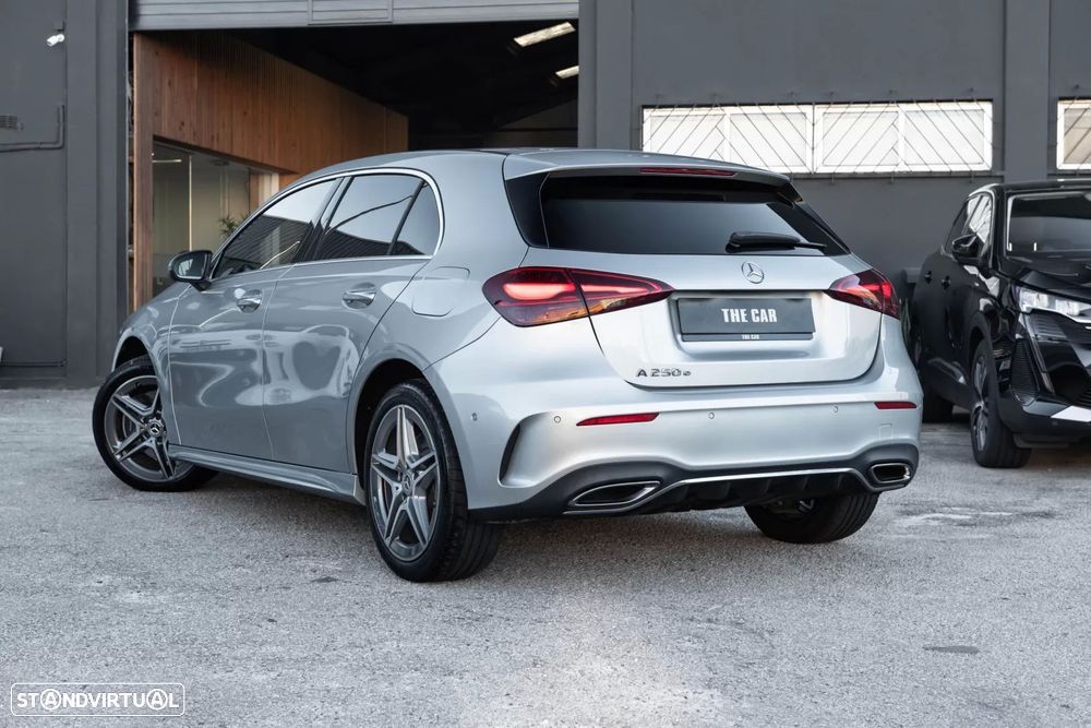 Mercedes-Benz A 250 e AMG Line - 4