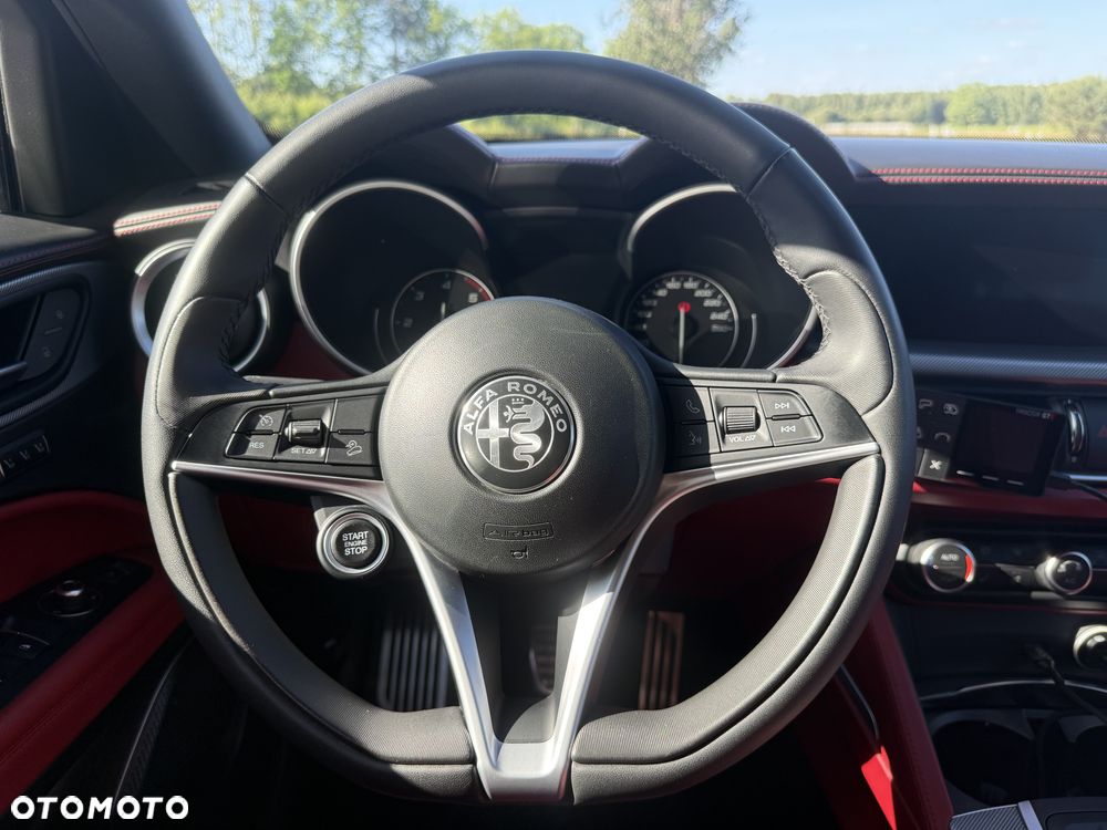 Alfa Romeo Stelvio 2.2 JTDM TI Q4 - 13
