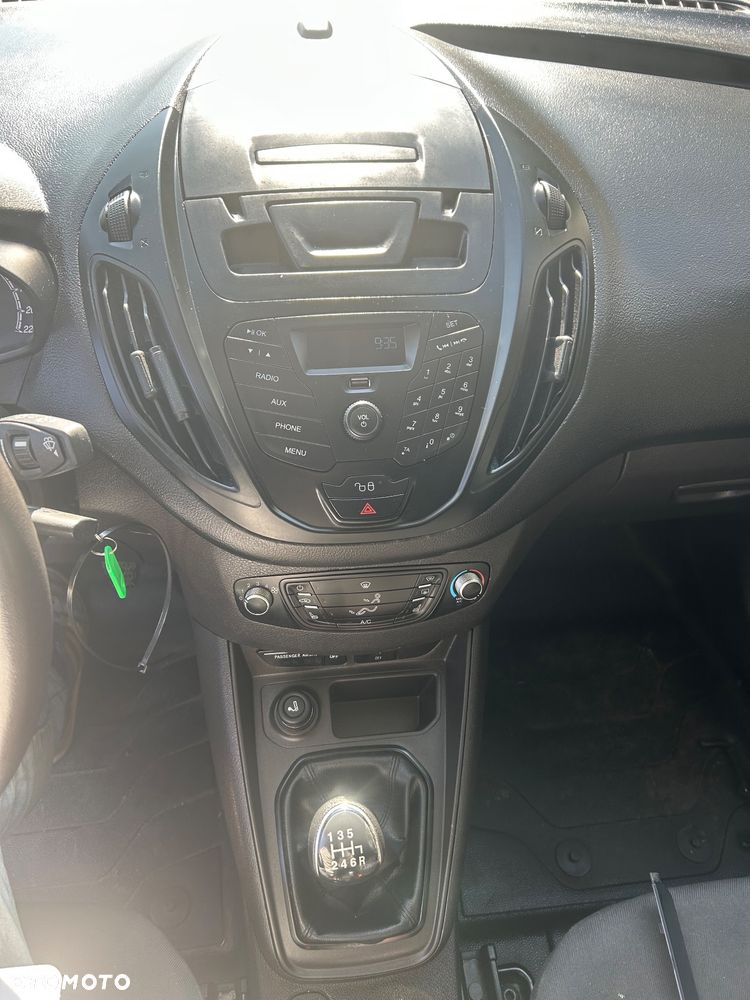 Ford Transit courier - 11