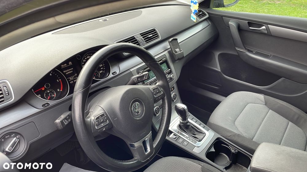 Volkswagen Passat 2.0 TDI Comfortline DSG - 4