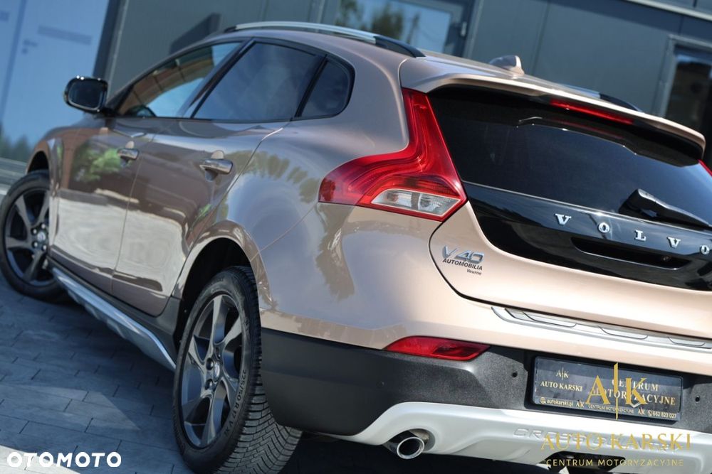 Volvo V40 Cross Country - 22