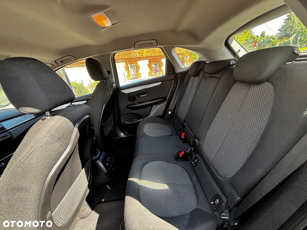 BMW Seria 2 218i - 11