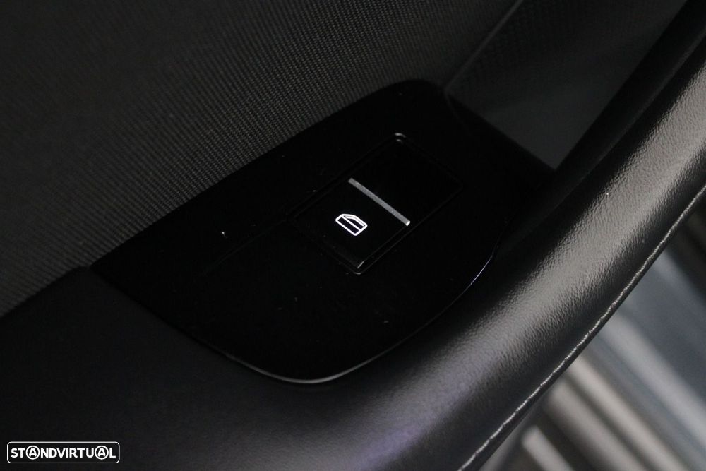 Mazda CX-30 2.0 Sky-G Evolve i-Active - 26