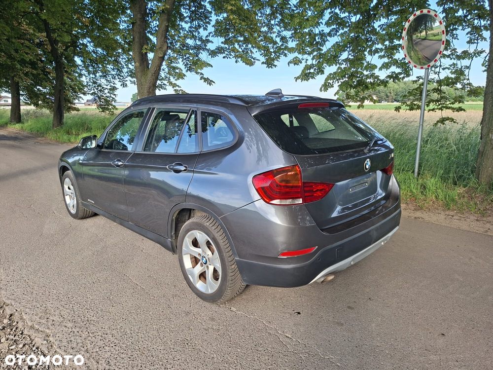 BMW X1 sDrive18d xLine - 13