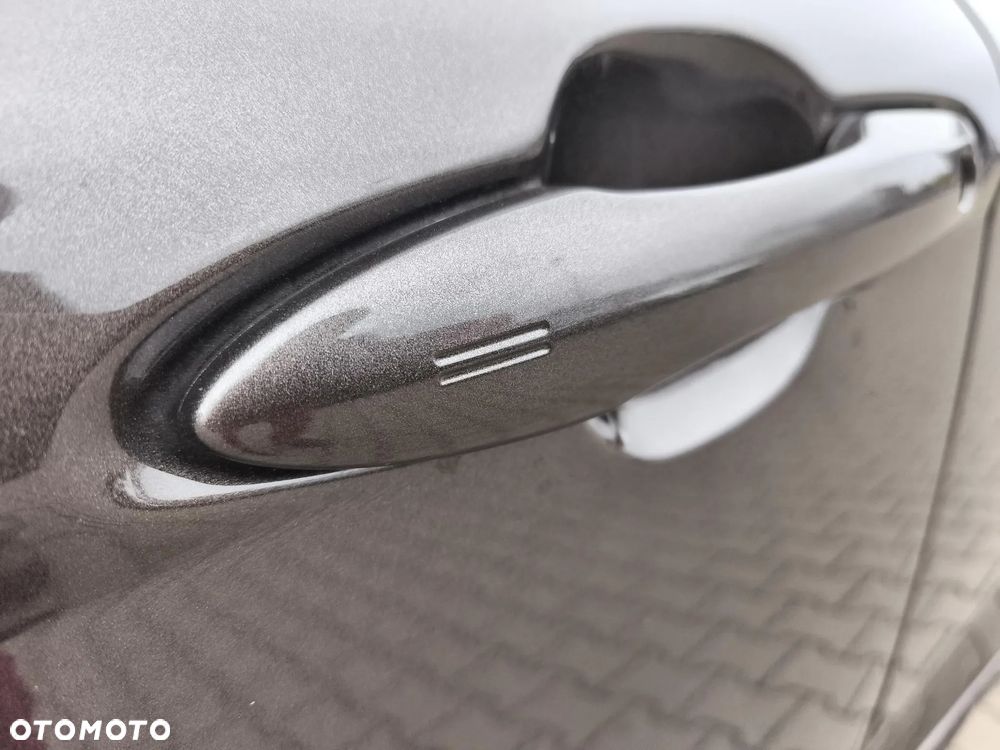 Toyota Camry 2.5 Hybrid Comfort CVT - 18