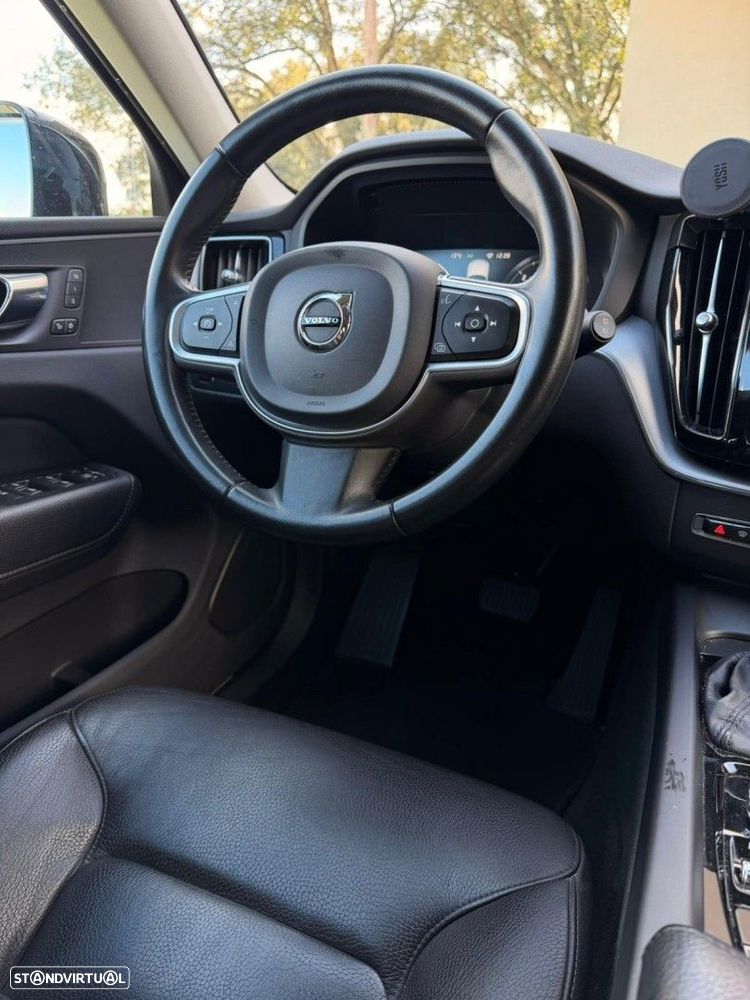 Volvo XC 60 2.0 D4 Inscription AWD Geartronic - 11