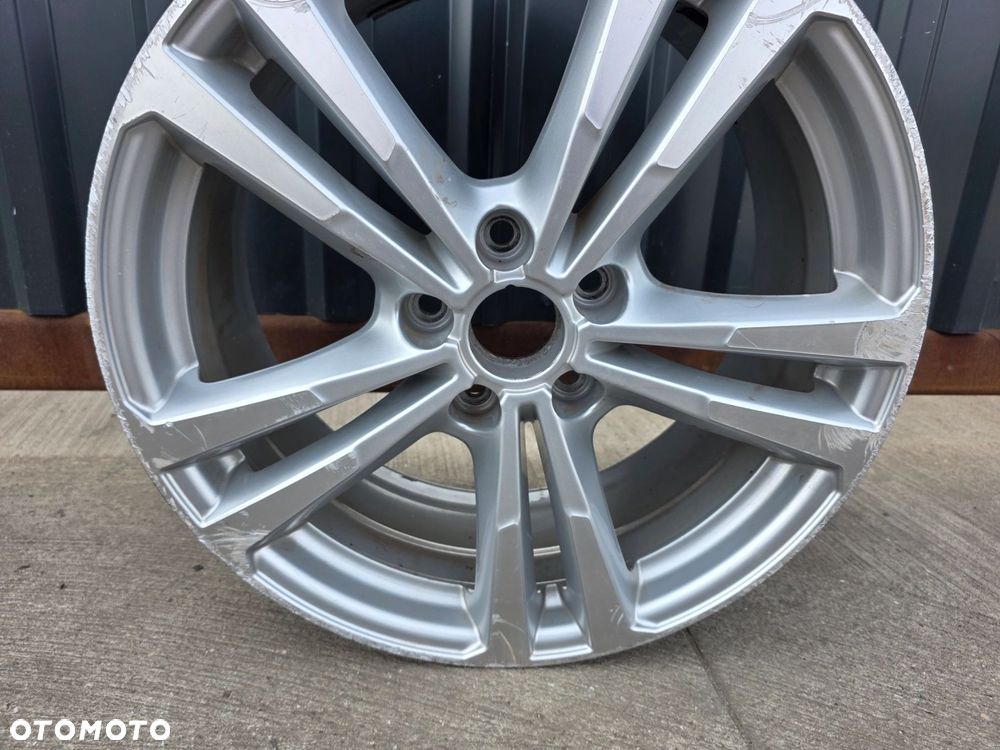 FELGA ALUMINIOWA AUDI A3 S3 8V VW SEAT 7.5J R18 ET51 8V0601025BL / AJ S9/26 - 5