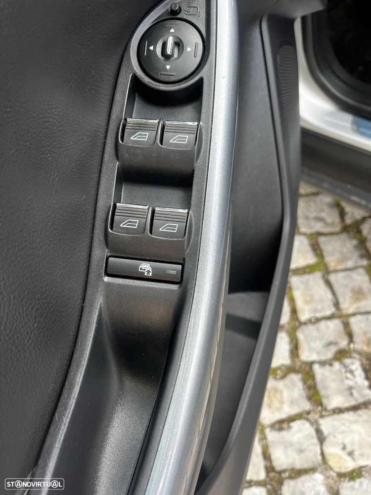 Ford Focus SW 1.6 TDCi Titanium - 18