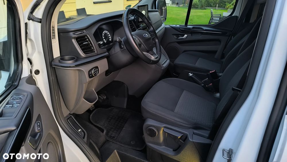 Ford Tourneo Custom 2.0 EcoBlue L1 Titanium - 12