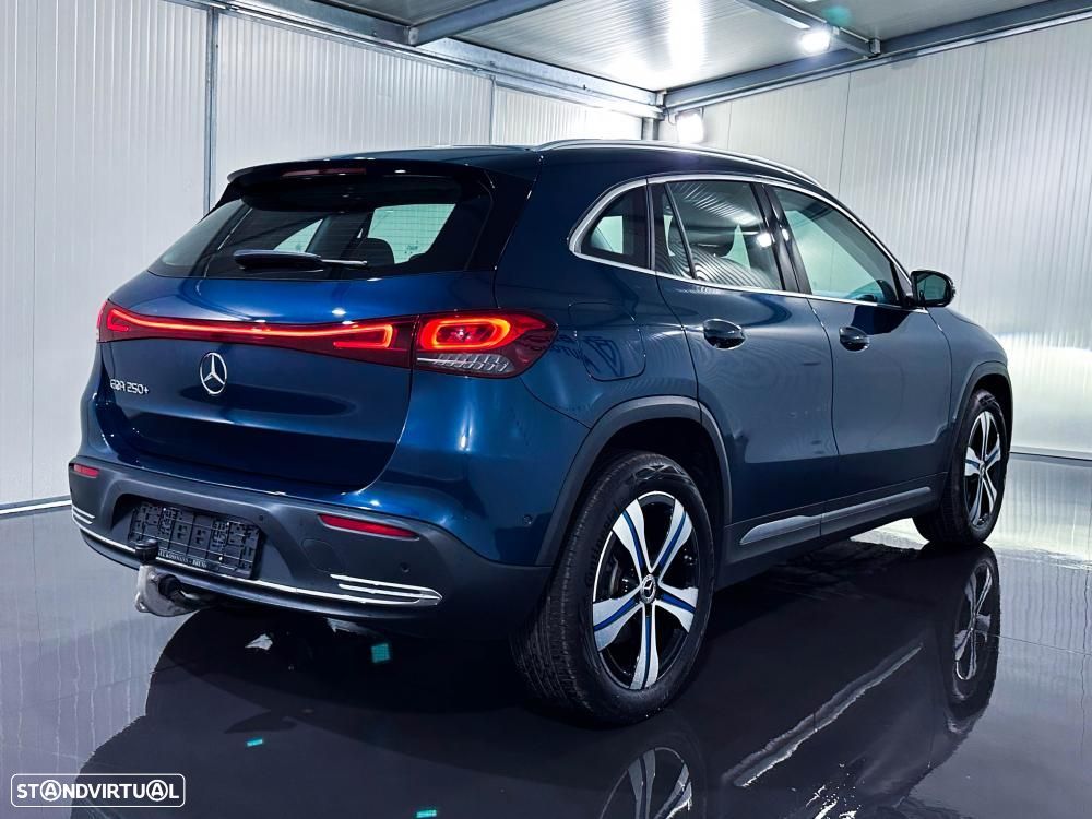 Mercedes-Benz EQA 250+ Electric Art — fotografia 4