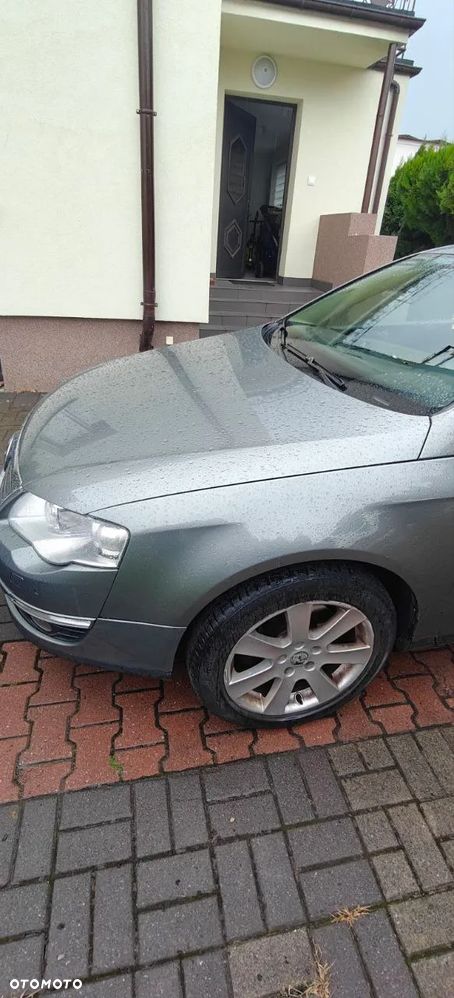 Volkswagen Passat - 2