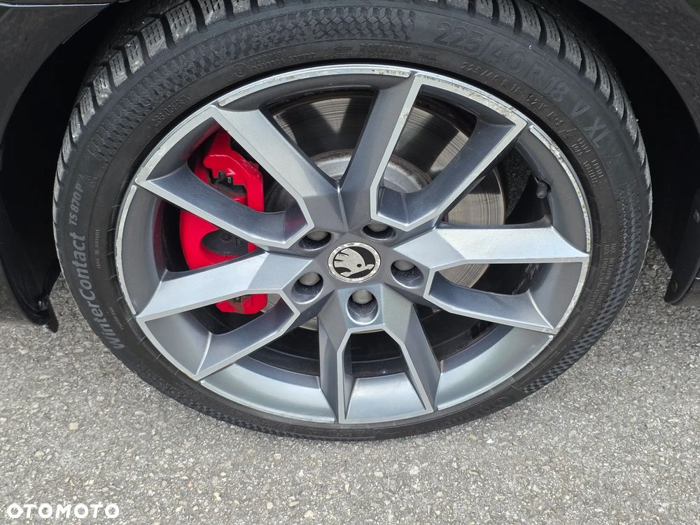 Skoda Octavia 2.0 TSI RS DSG - 27